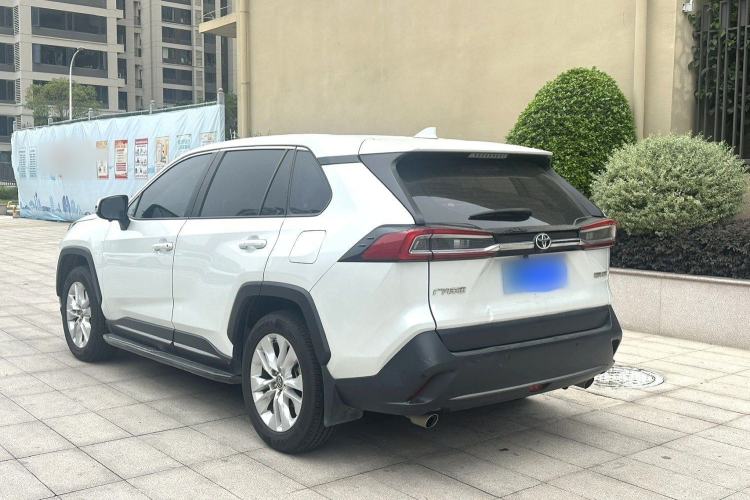 Toyota RAV4 2022 — 4