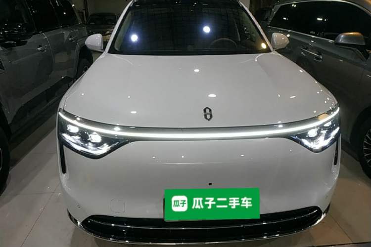 AITO M8 2025 — 2