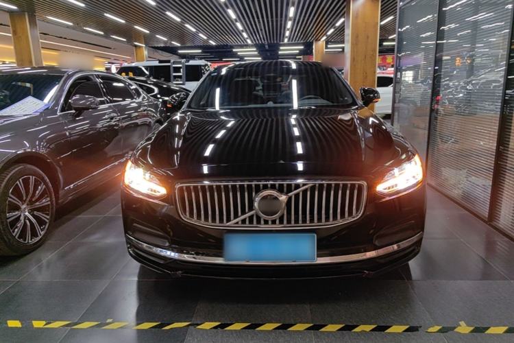Volvo S90 2024 — 2