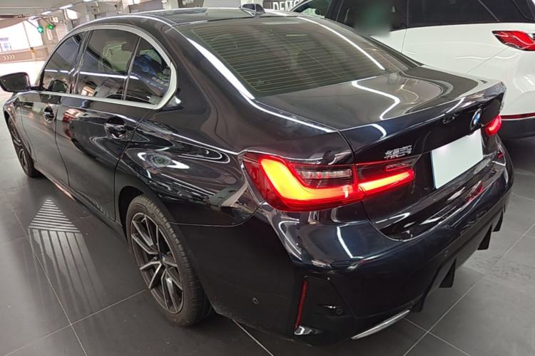 BMW 325Li 2025 — 4
