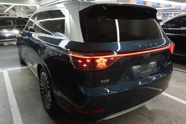 AITO M9 2024 — 4