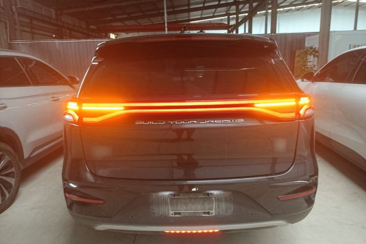 BYD Tang 2022 — 5