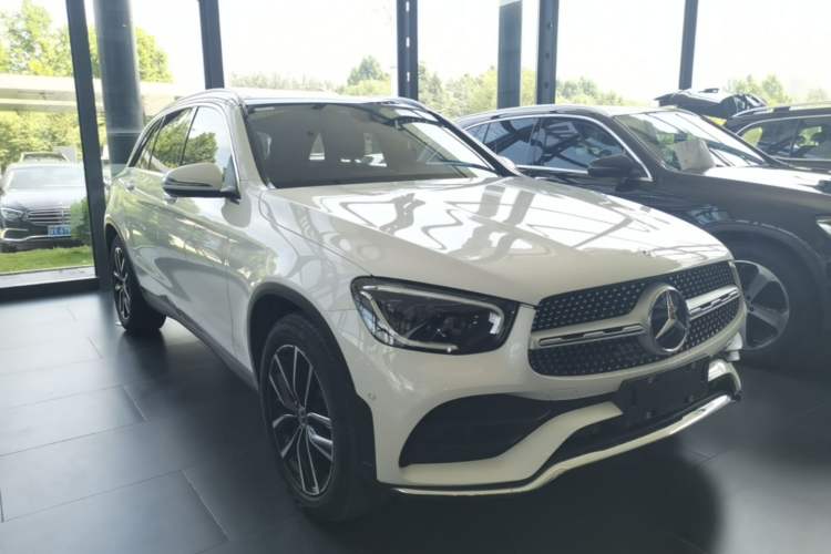 Mercedes-Benz GLC 260 L 2022 — фото 3