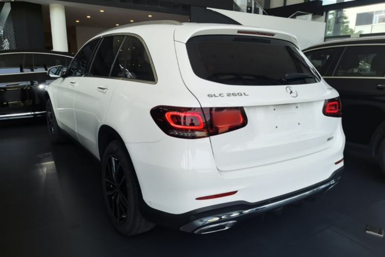 Mercedes-Benz GLC 260 L 2022 — фото 4