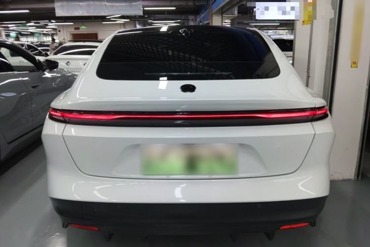 NIO ET5 2022 — 5