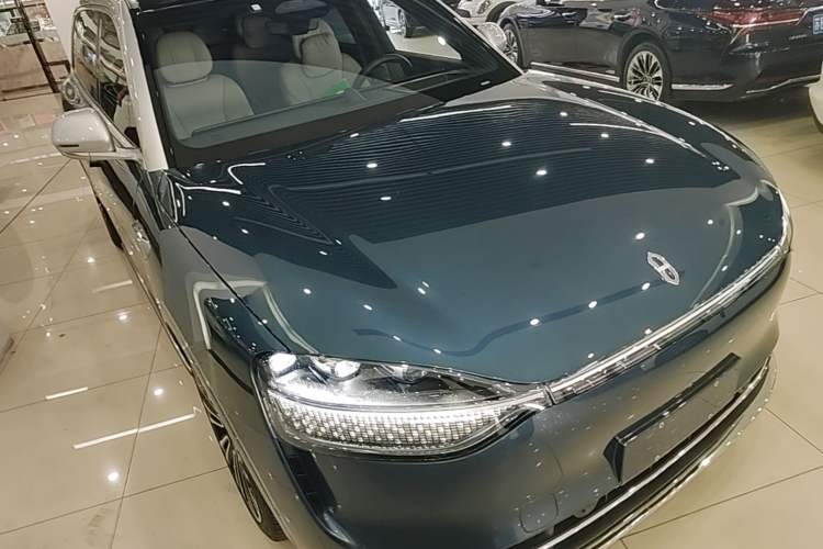 AITO M9 2024 — 3