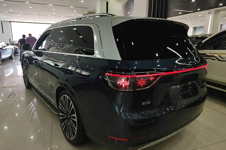 AITO M9 2024 — 4