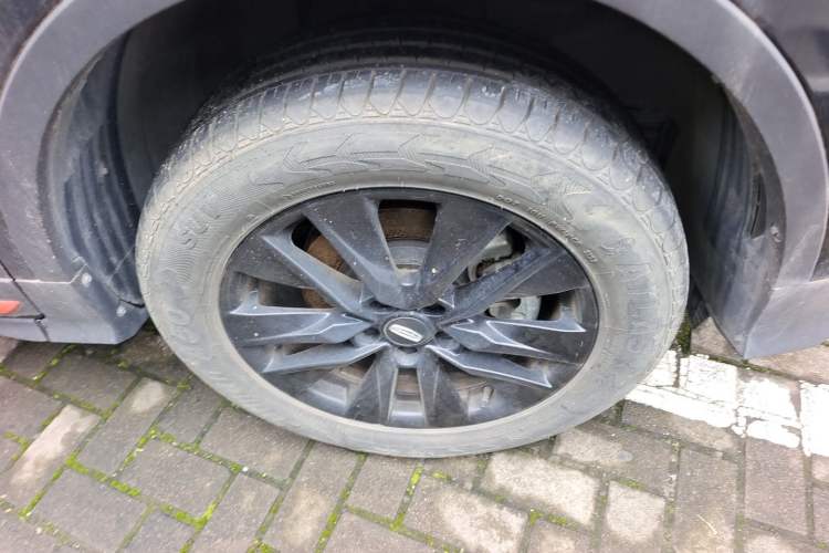 Geely Emgrand X7 2022 — 5