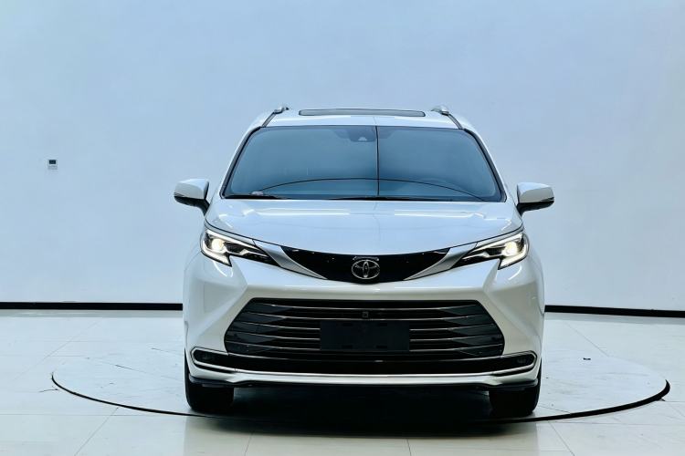 Toyota Sienna 2024 — 2