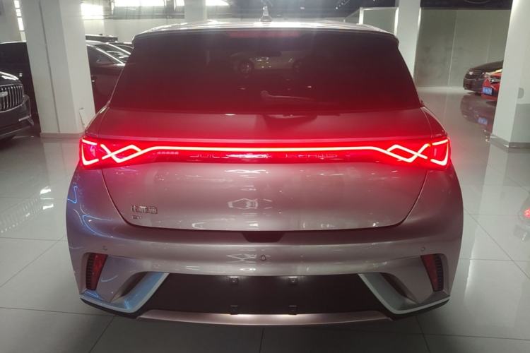 BYD Dolphin 2024 — 5