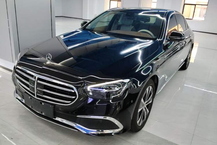 Mercedes-Benz E 350 e L 2023 — фото 1