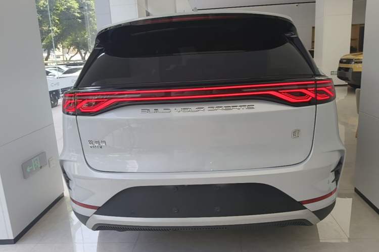 BYD Tang 2024 — 5