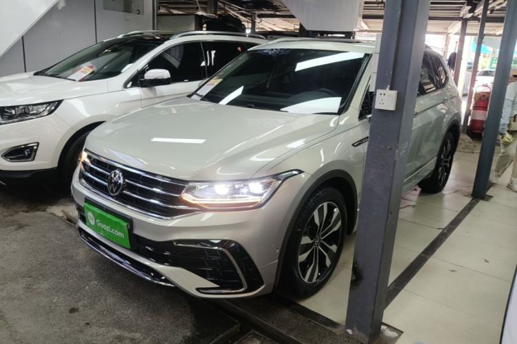 Volkswagen Tiguan L 2022 — фото 1