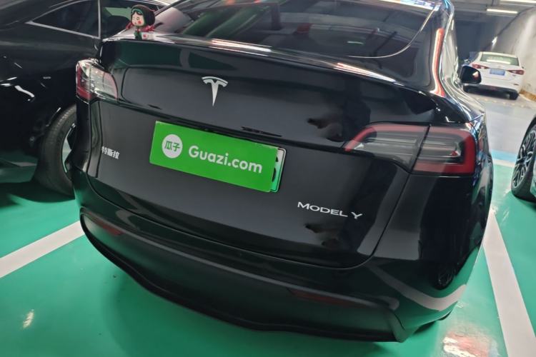 Tesla Model Y 2022 — 5