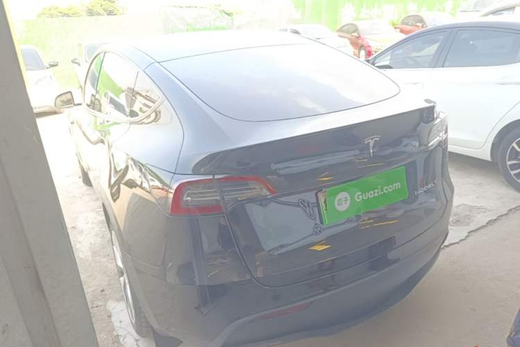 Tesla Model Y 2022 — 4