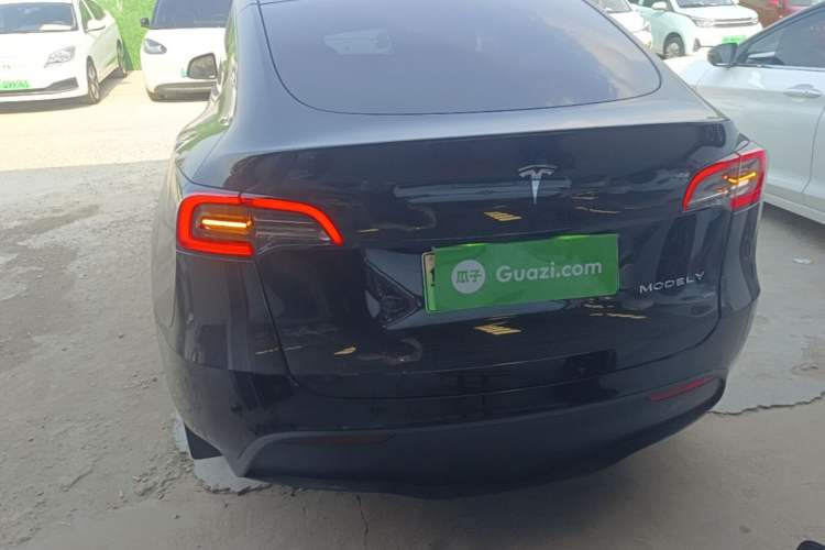 Tesla Model Y 2022 — 5