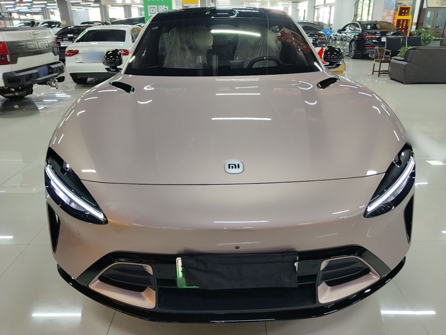 Xiaomi Auto YU7 2025 — фото 2