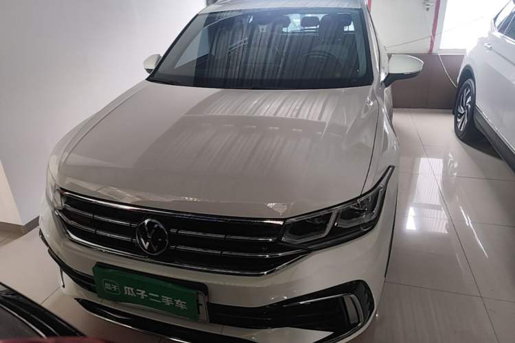 Volkswagen Tiguan L 2023 — 2