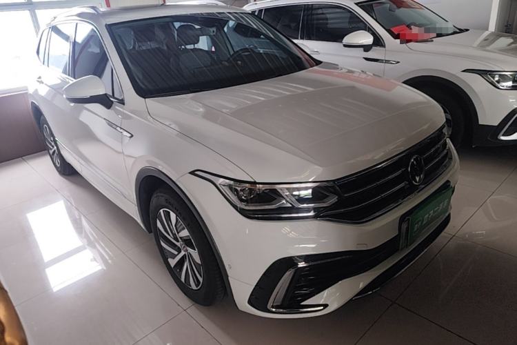 Volkswagen Tiguan L 2023 — 3