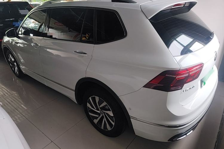 Volkswagen Tiguan L 2023 — 4