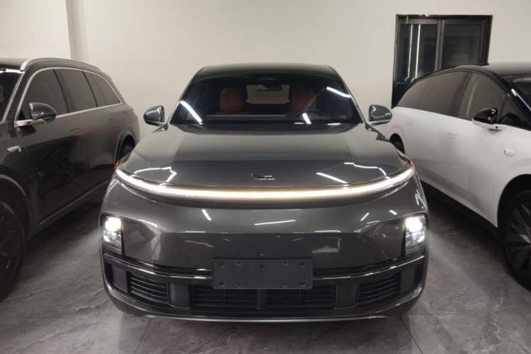 Li Auto L8 2023 — 2