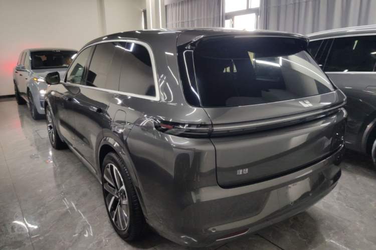 Li Auto L8 2023 — 4