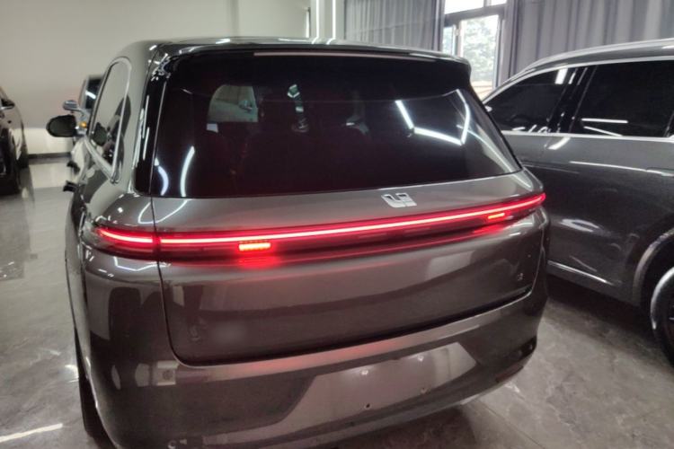 Li Auto L8 2023 — 5