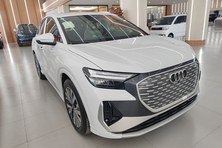Audi Q4 e-tron 2024 — 3