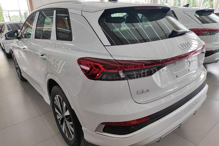 Audi Q4 e-tron 2024 — 4