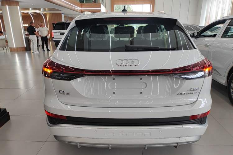 Audi Q4 e-tron 2024 — 5