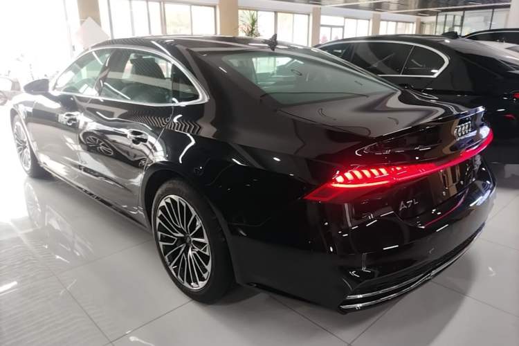 Audi A7L 2025 — фото 4