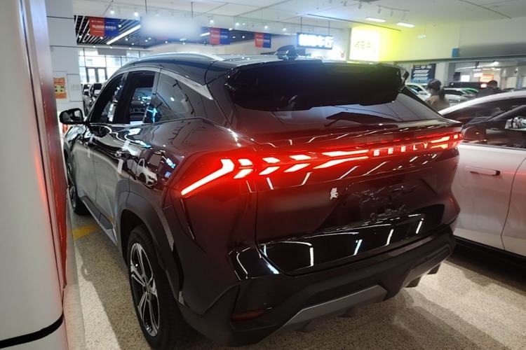 Geely Galaxy L7 2023 — 4