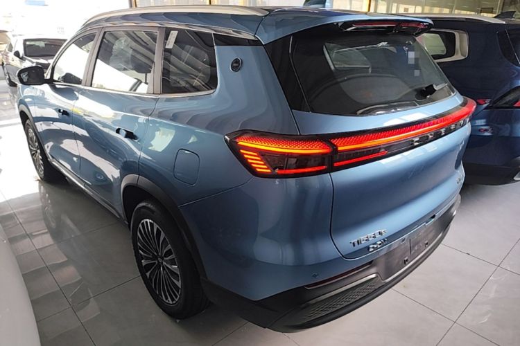 Chery Tiggo 8 Plus C-DM 2025 — фото 4
