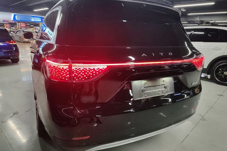 AITO M9 2024 — 4