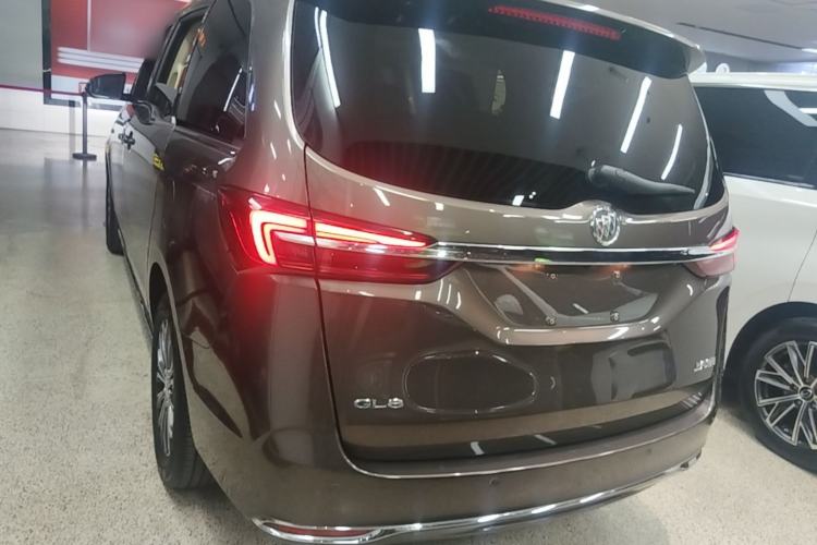 Buick GL8 2023 — 4