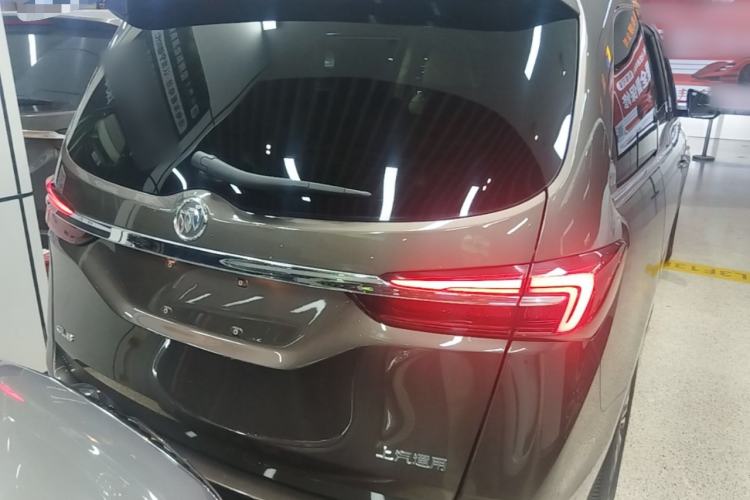 Buick GL8 2023 — 5
