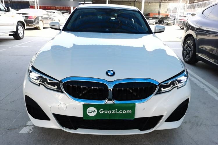 BMW 325i 2022 — 2