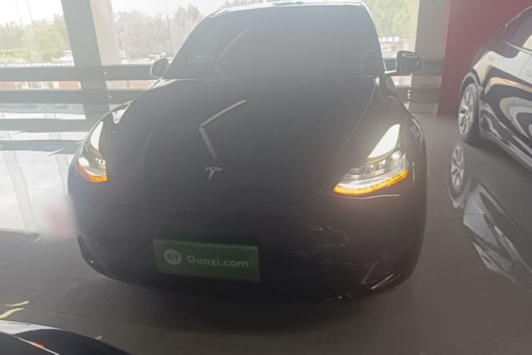 Tesla Model Y 2022 — 2
