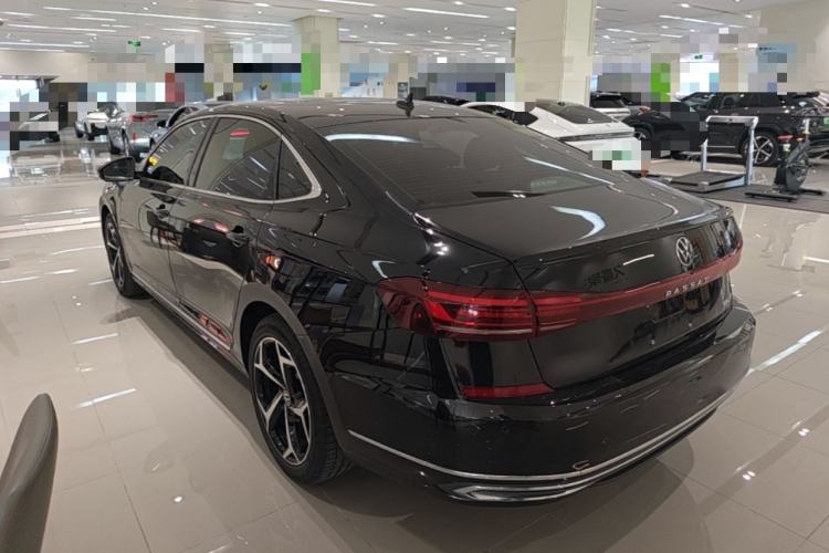 Volkswagen Passat 2023 — фото 4
