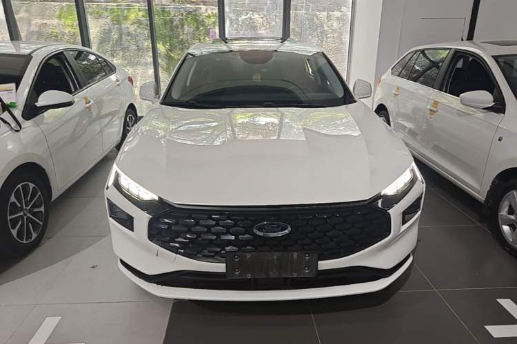 Ford Mondeo 2022 — 2