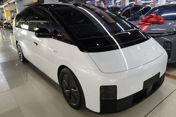 Li Auto MEGA 2025 — 3