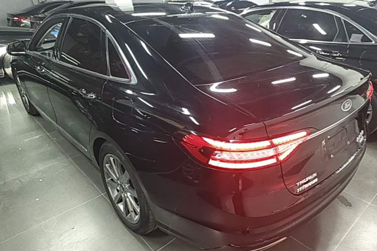 Ford Taurus 2019 — 4