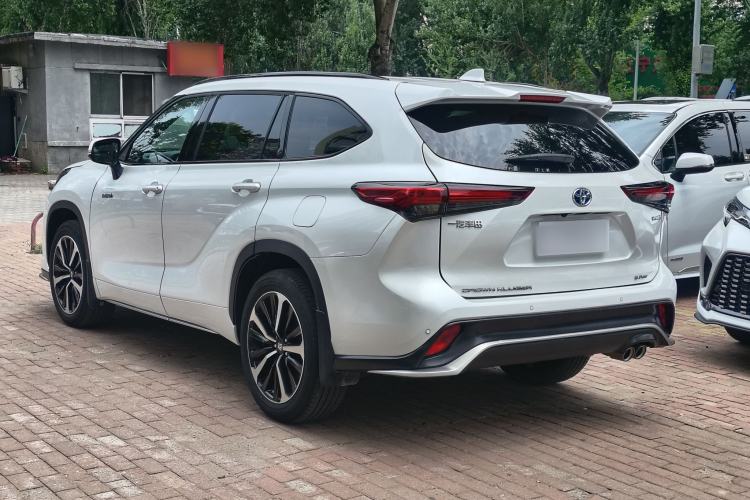 Toyota Highlander 2023 — 4