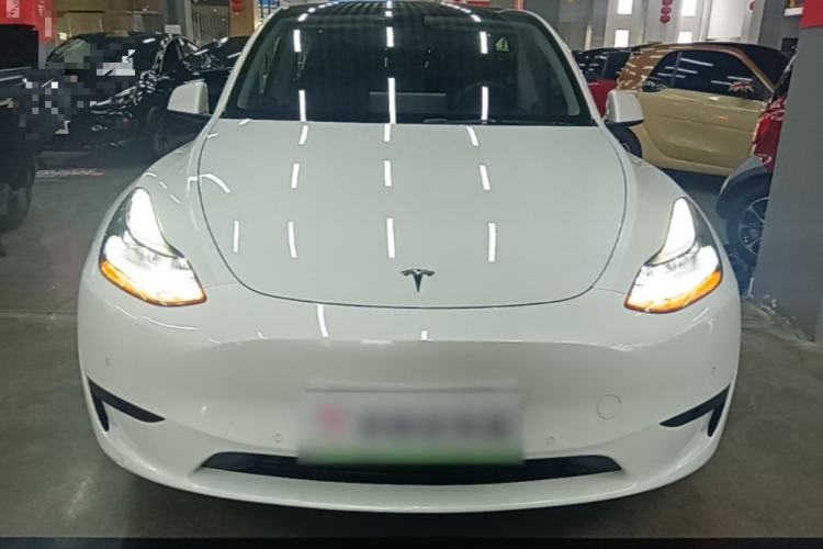 Tesla Model Y 2022 — 2