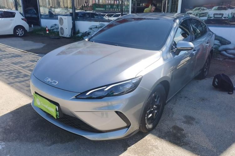 BYD Seal 05 DM-i 2025 — фото 1