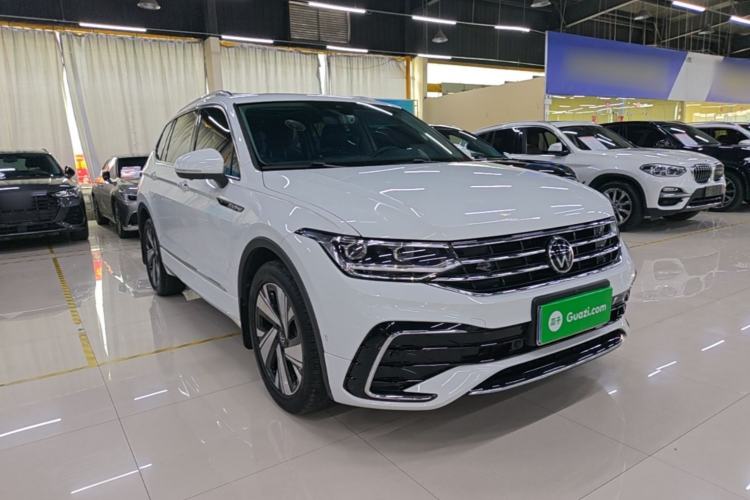 Volkswagen Tiguan L 2023 — фото 3