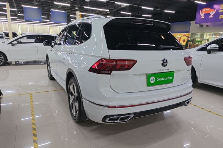 Volkswagen Tiguan L 2023 — фото 4