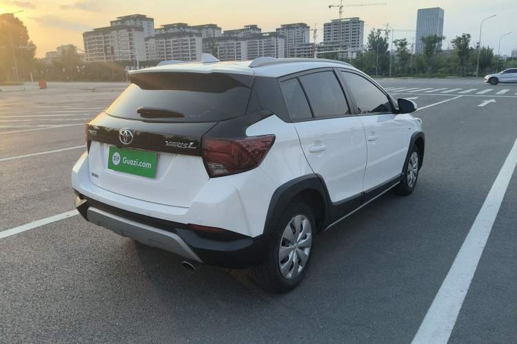 Toyota Yaris L 2020 — 4