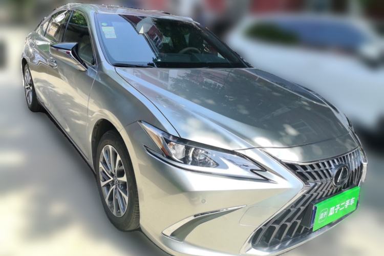 Lexus ES 200 2024 — 3
