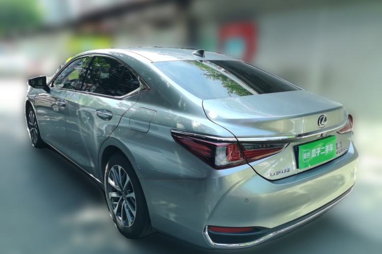 Lexus ES 200 2024 — 4